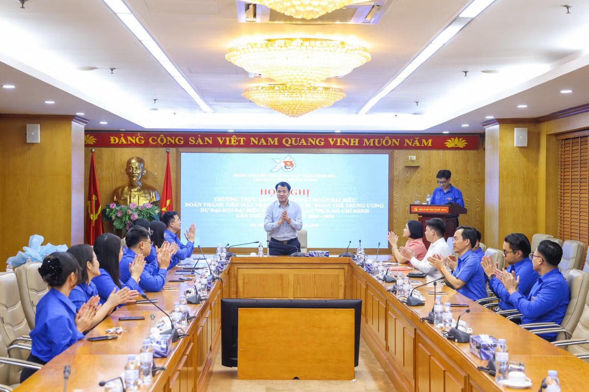 Ông Ngô Văn Cương - Phó Bí thư Đảng ủy MTTQ, các đoàn thể Trung ương chủ trì Hội nghị. Ảnh: Quang Vinh.