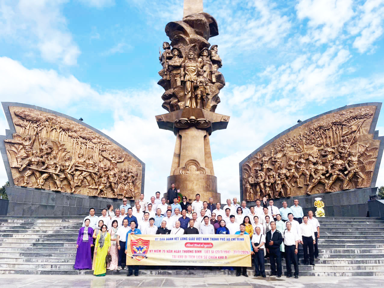 Đoàn đại biểu Uỷ ban ĐKCG Thành phố HCM ]
