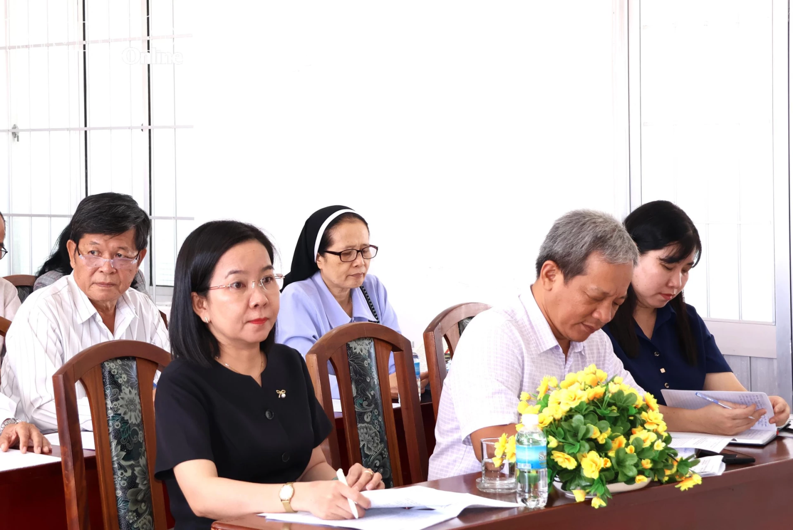 Các đại biểu tham dự hội nghị.
