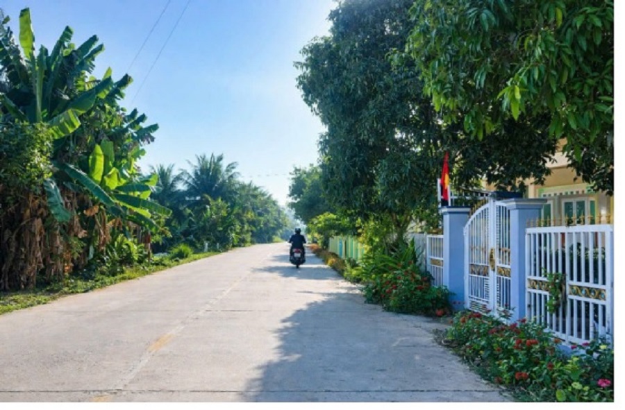 Giao thông được đầu tư nâng cấp, tạo thuận lợi cho người dân xã Tri Tôn, tỉnh An Giang phát triển kinh tế.